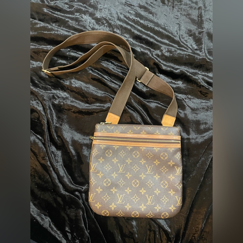 Louis Vuitton Messenger Bag